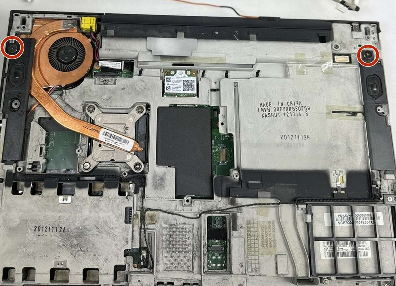Internal Photo of Lenovo Thinkpad T430 T430I 04W6863 04W6864 Hinge (Thinkpad T430)